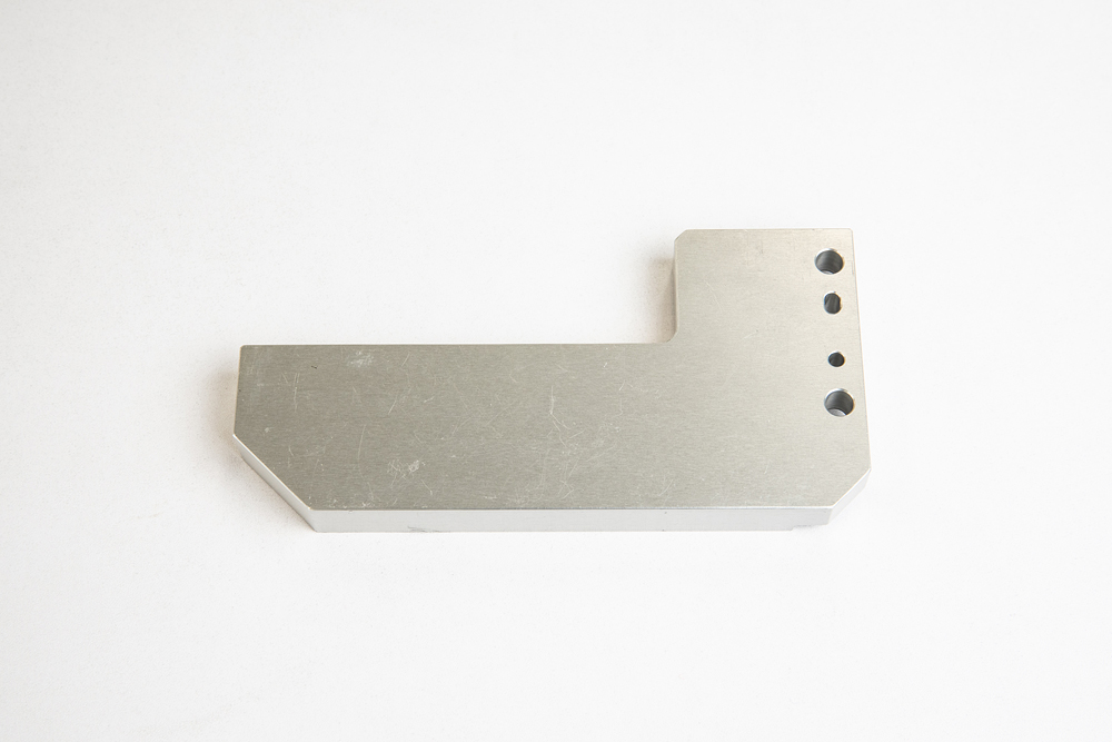 ロボットのハンド機械加工