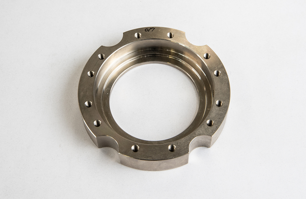 ベアリングケース 機械加工