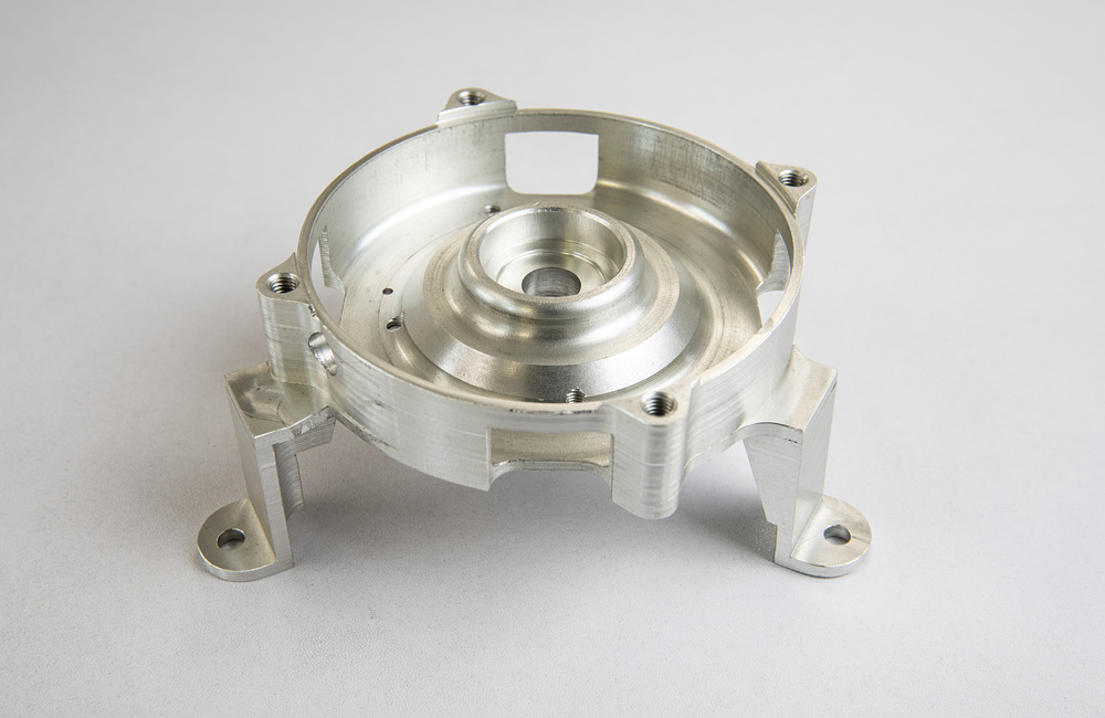 モーターブラケット機械加工