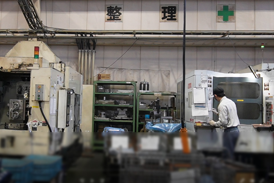 愛西工場のマシニングセンタ 横型 数が多いものから量産