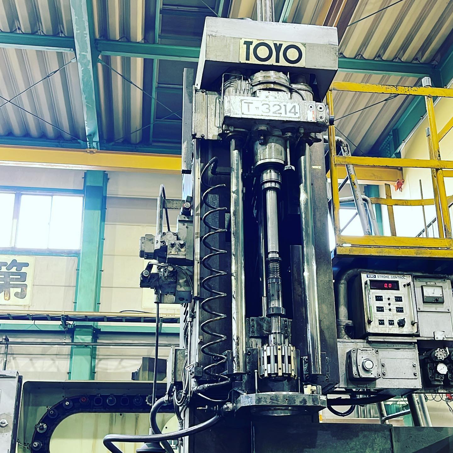 TOYOホーニングマシーンT-3214 機械加工のTEKNIA（テクニア）名古屋工場 