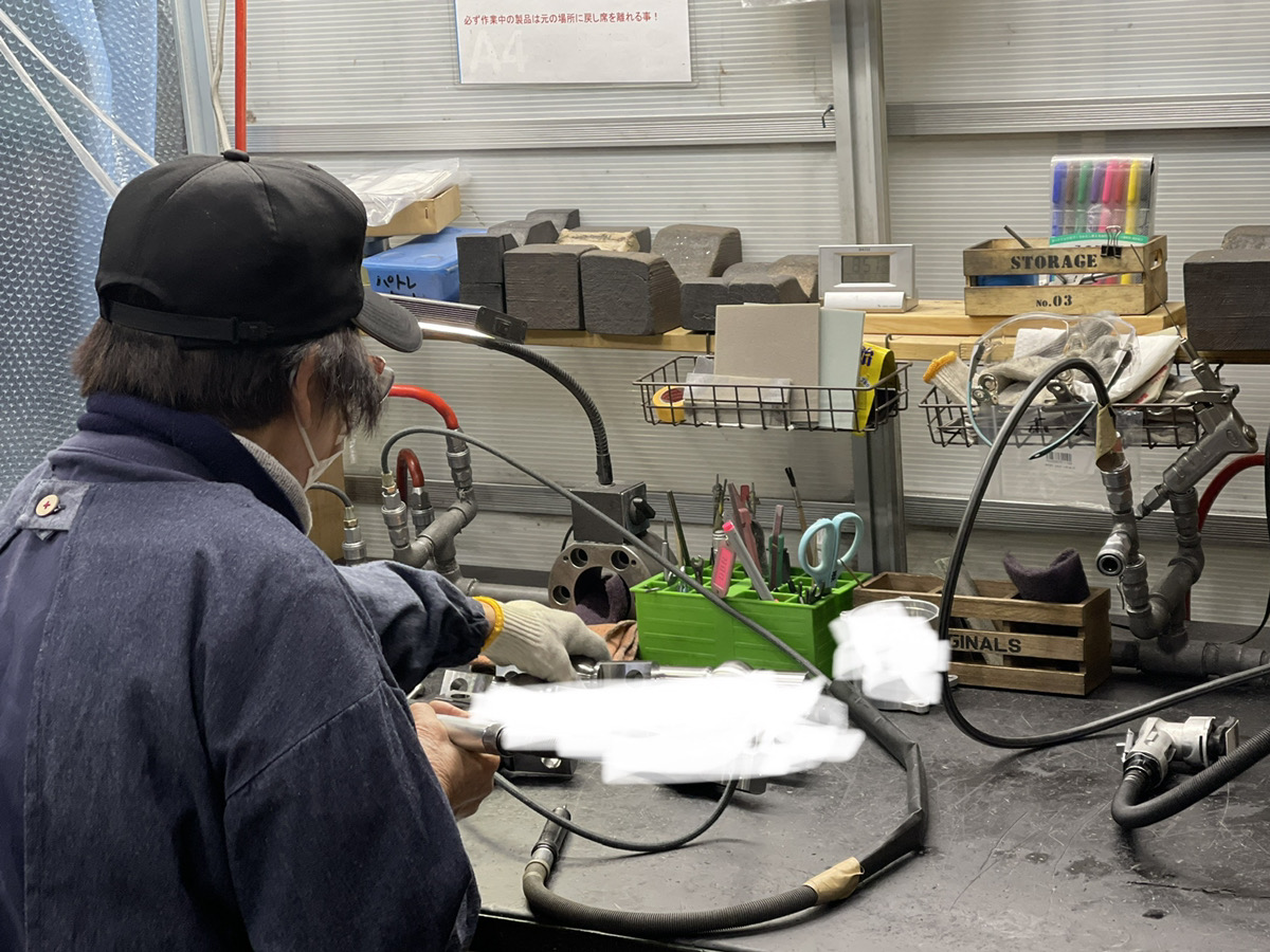 機械加工TEKNIA(テクニア)のバリ取り